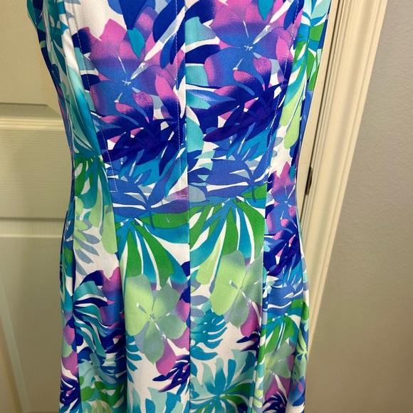 🌴”Dressbarn” Women’s Tropical Floral Print Blues/Greens/Purple Hues Midi Dress🌿 - Picture 3 of 12